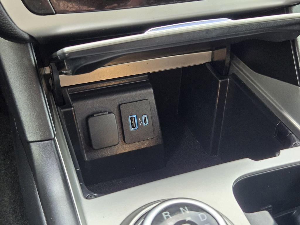 Used 2021 Ford Explorer XLT image 17