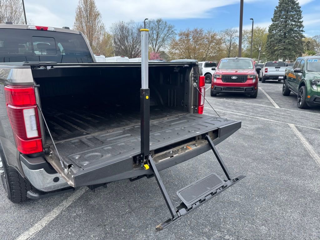 Certified 2022 Ford F350 Lariat w/ Lariat Ultimate Package image 24