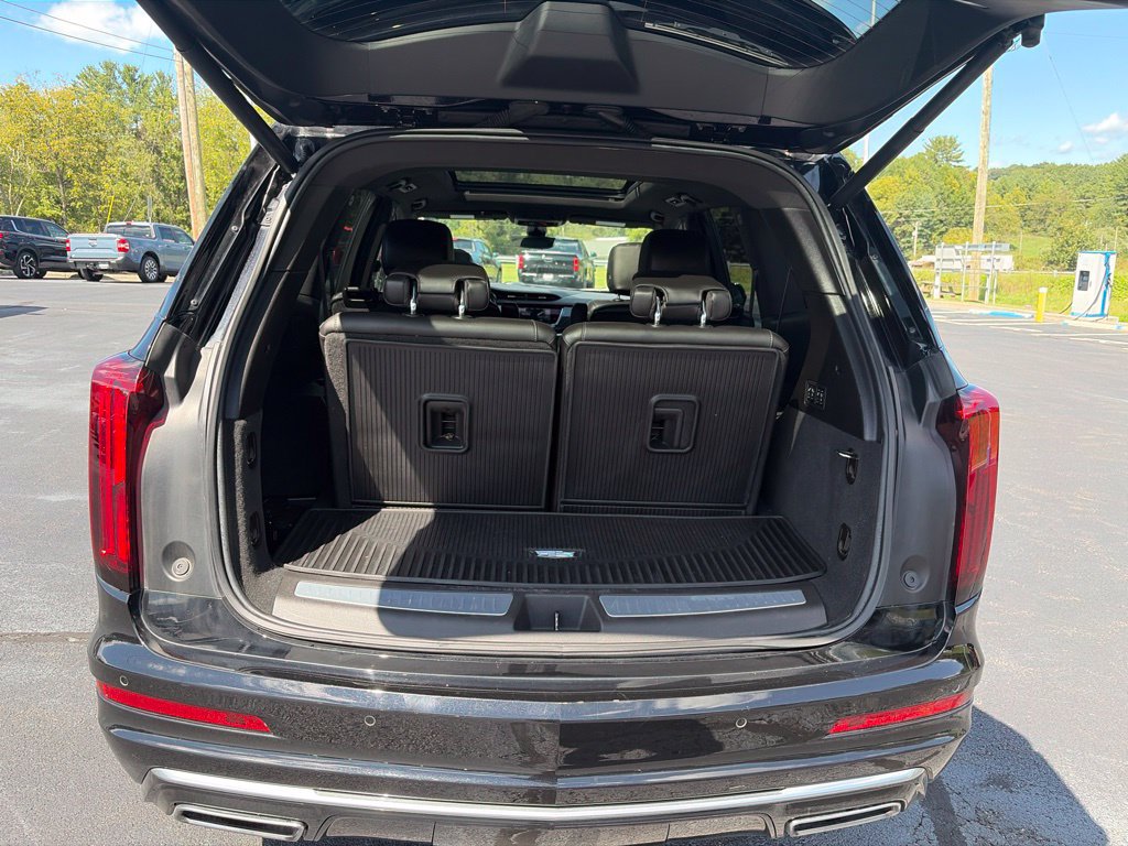 Used 2024 Cadillac XT6 Premium Luxury w/ Technology Package AWD/4WD image 34