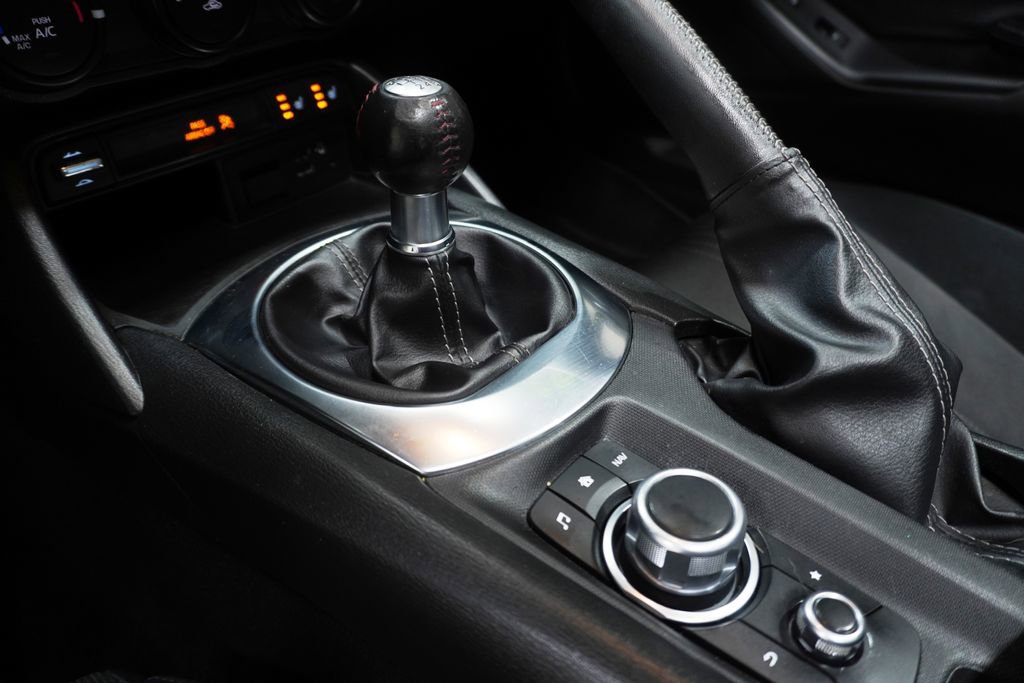 Used 2021 MAZDA MX-5 Miata RF Club image 17