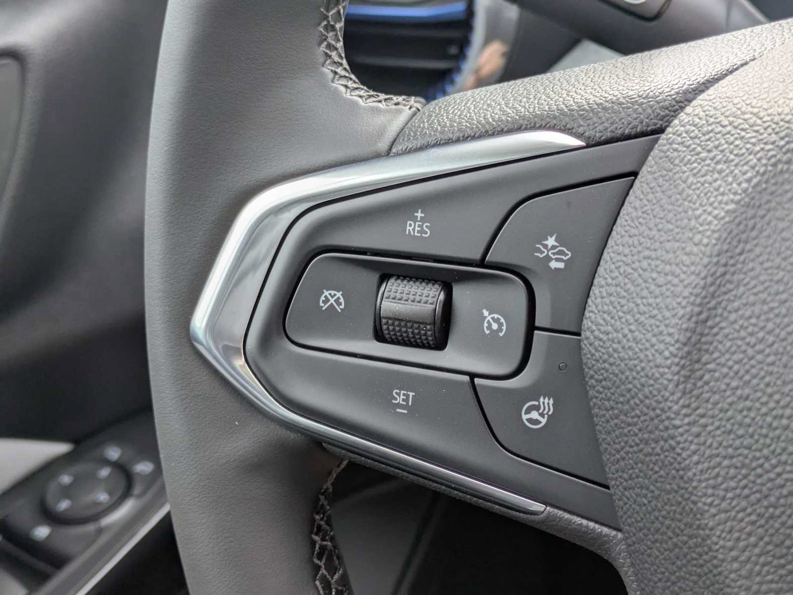 New 2026 Chevrolet Trax LT w/ Driver Confidence Package FWD image 24
