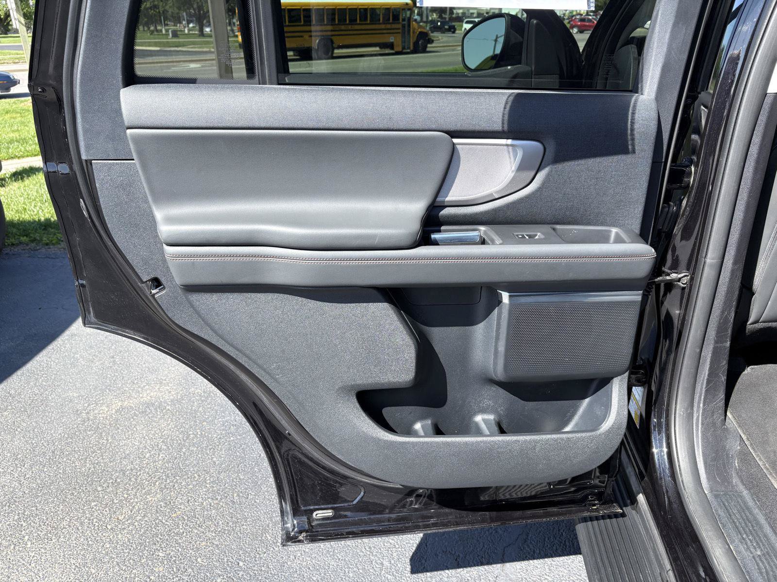 Used 2025 Ford Expedition Active AWD/4WD image 12
