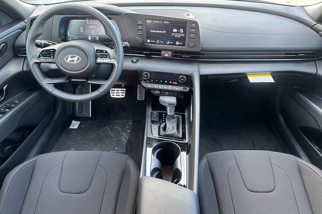 New 2026 Hyundai Elantra SEL Sport Premium FWD image 13