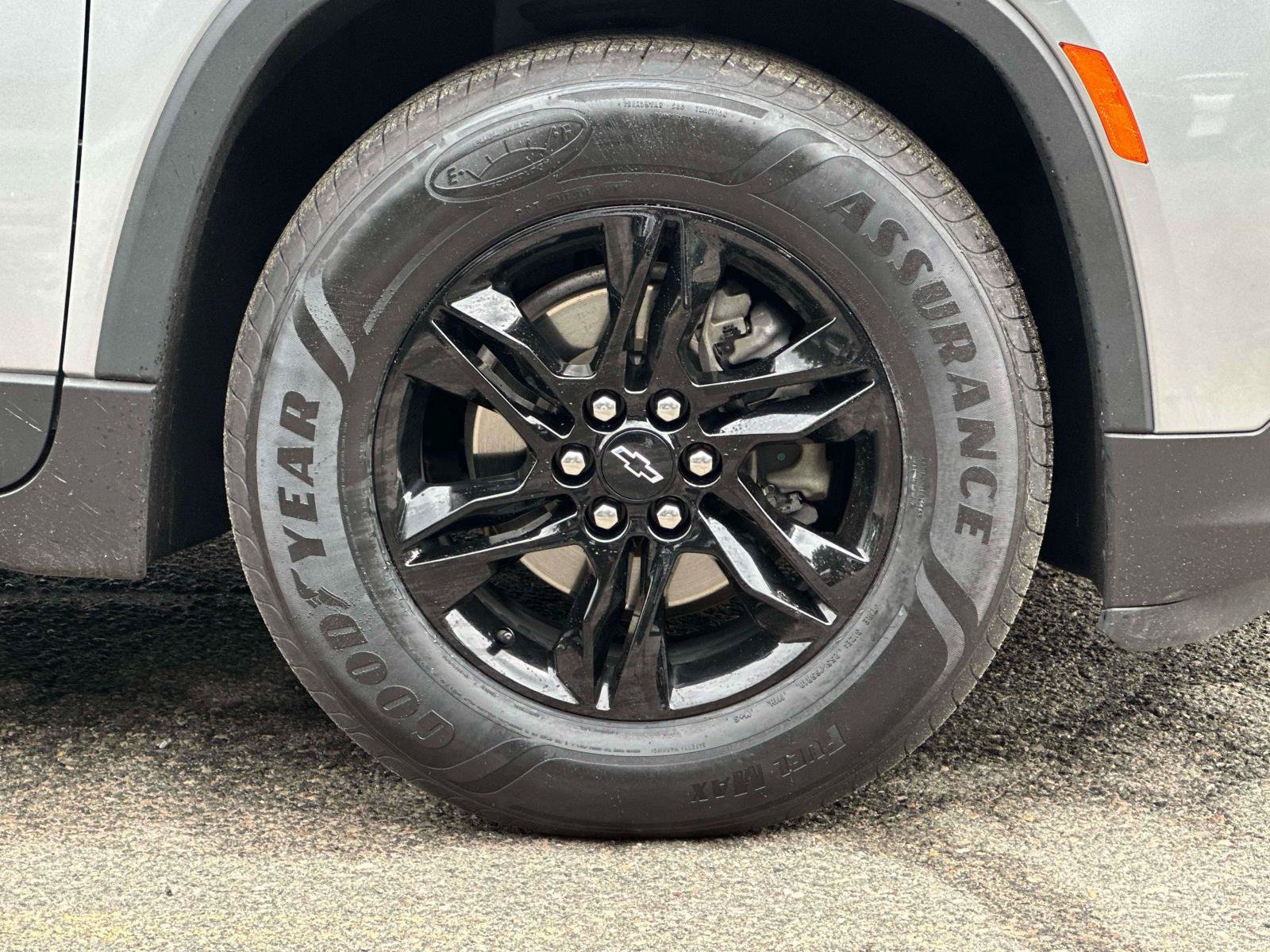 Used 2023 Chevrolet Traverse LT w/ Midnight/Sport Edition AWD/4WD image 7
