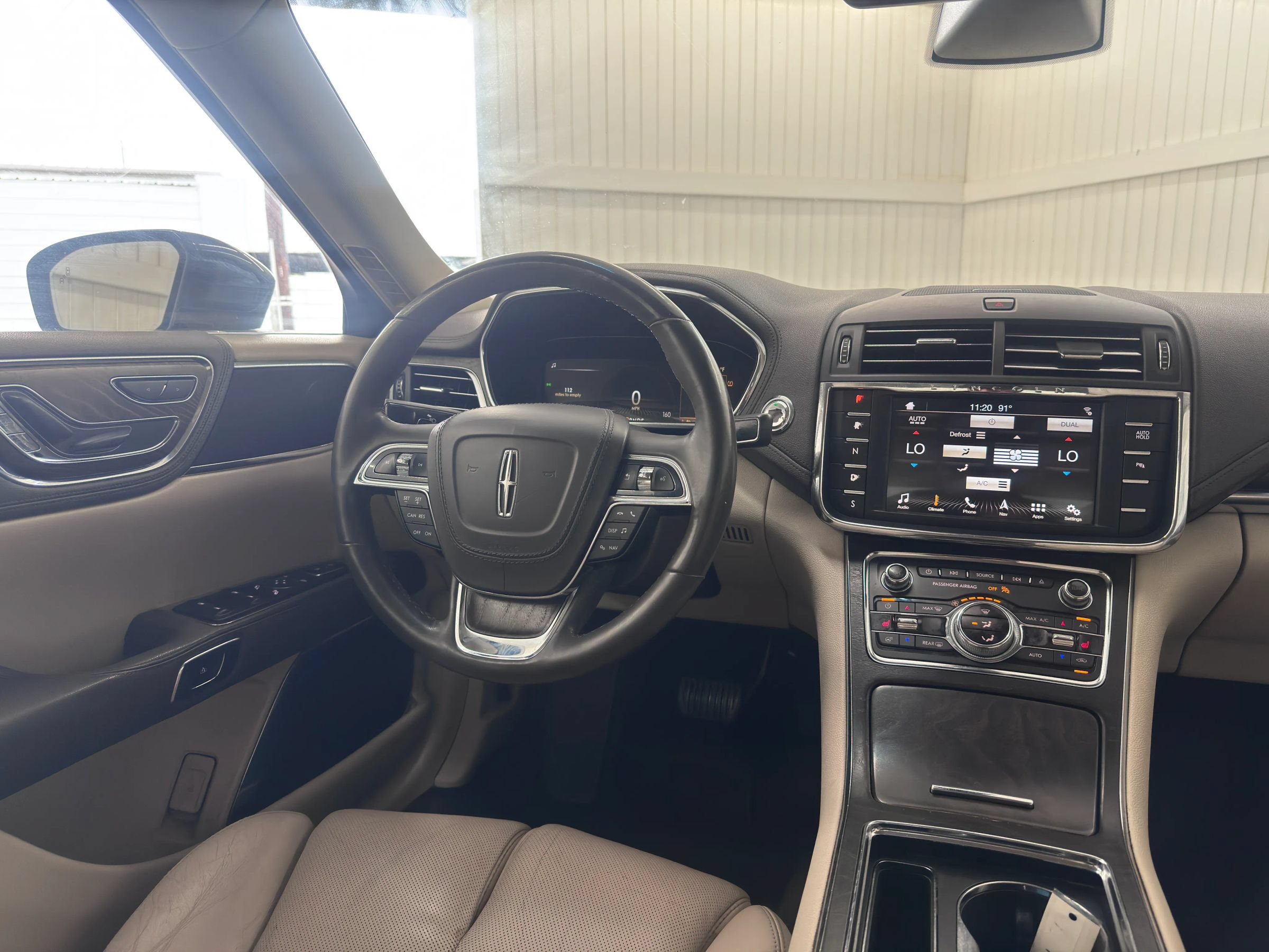 Used 2017 Lincoln Continental Select w/ Climate Package AWD/4WD image 15