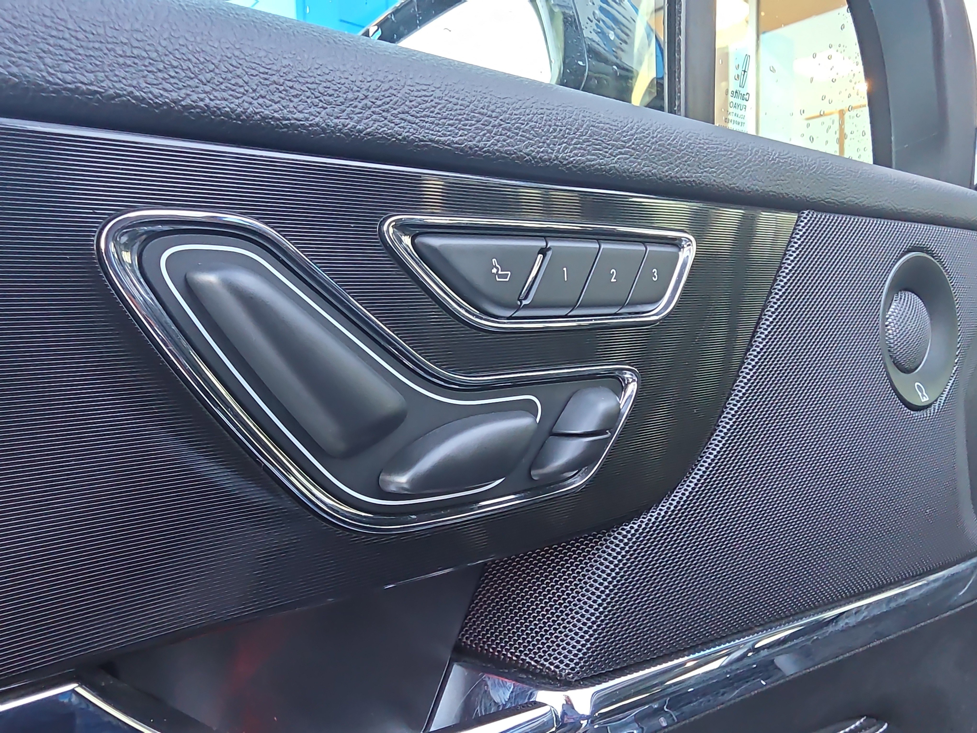 Used 2021 Lincoln Corsair Reserve w/ Equipment Group 201A image 16