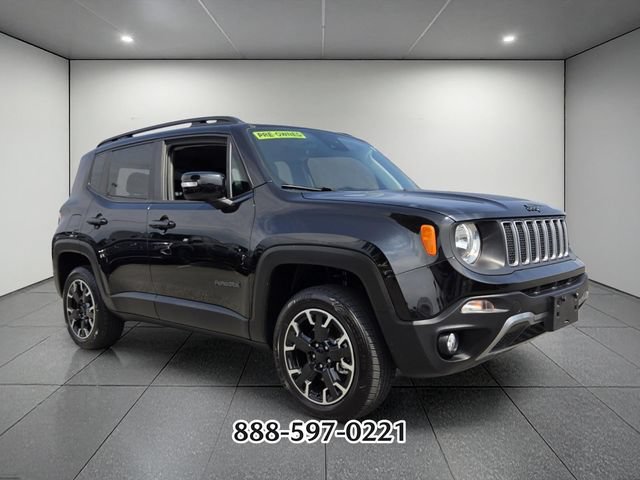 Used 2023 Jeep Renegade Latitude AWD/4WD image 7