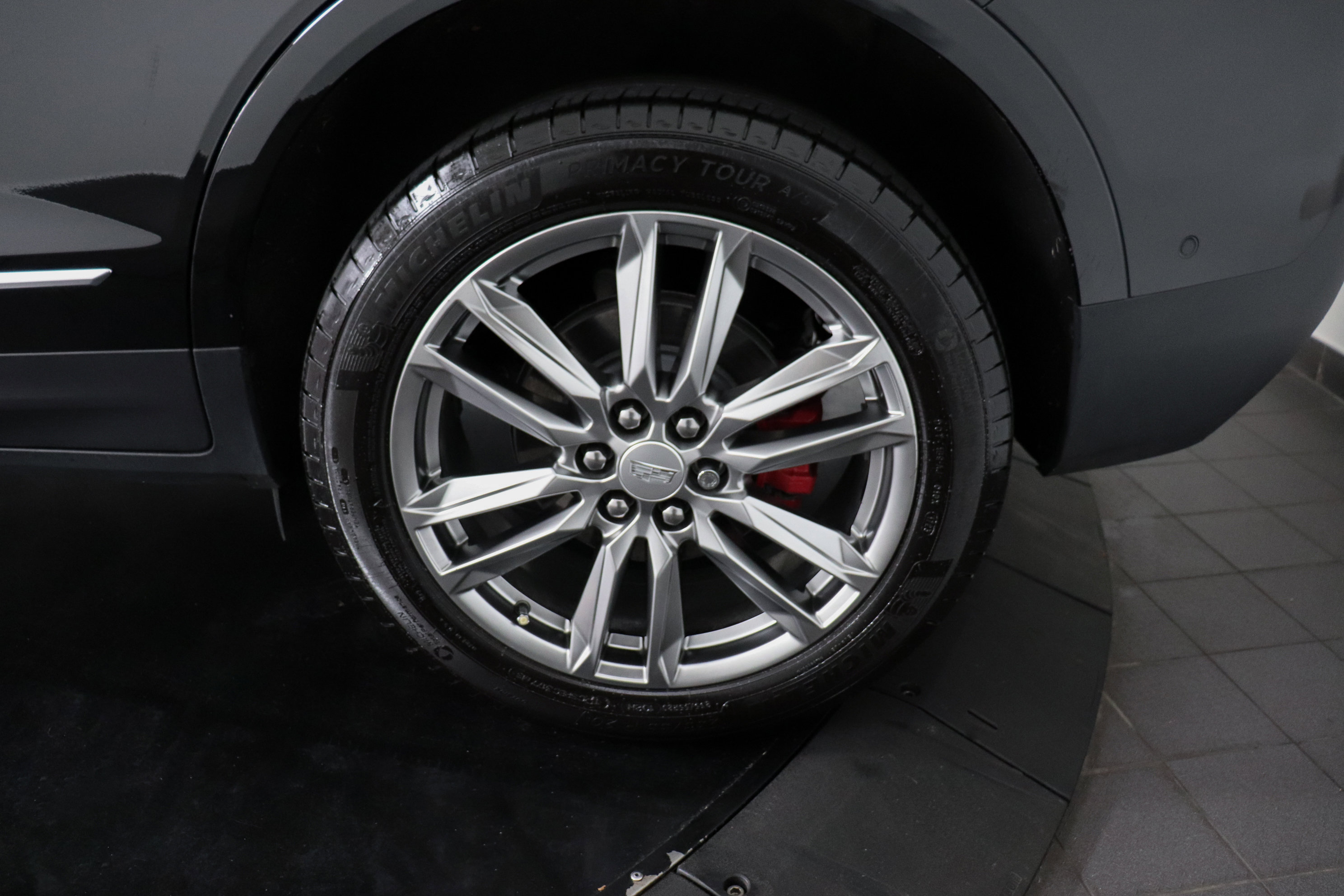 Used 2023 Cadillac XT5 Sportv w/ Technology Package image 10