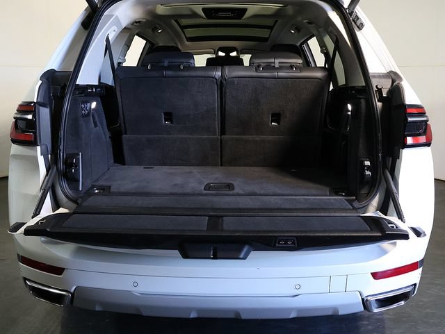 Used 2025 BMW X7 xDrive40i AWD/4WD image 33