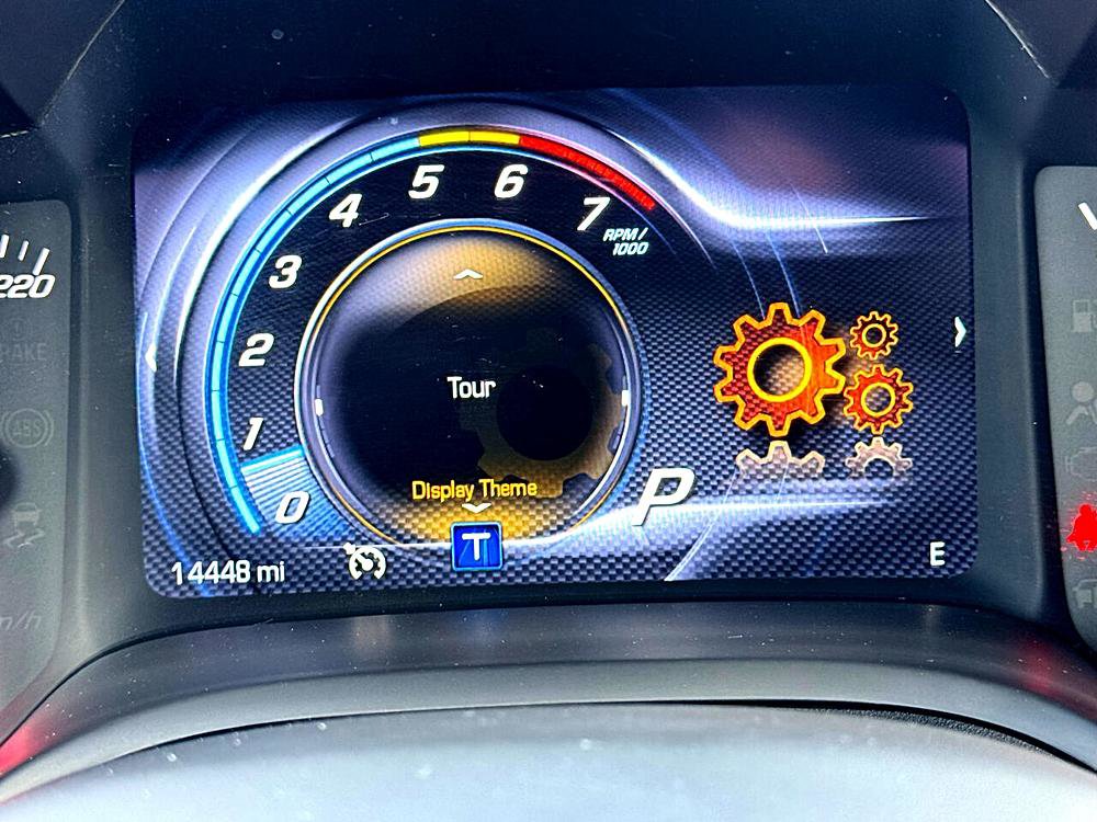 Used 2015 Chevrolet Corvette Z06 w/ 3LZ Preferred Equipment Group image 16