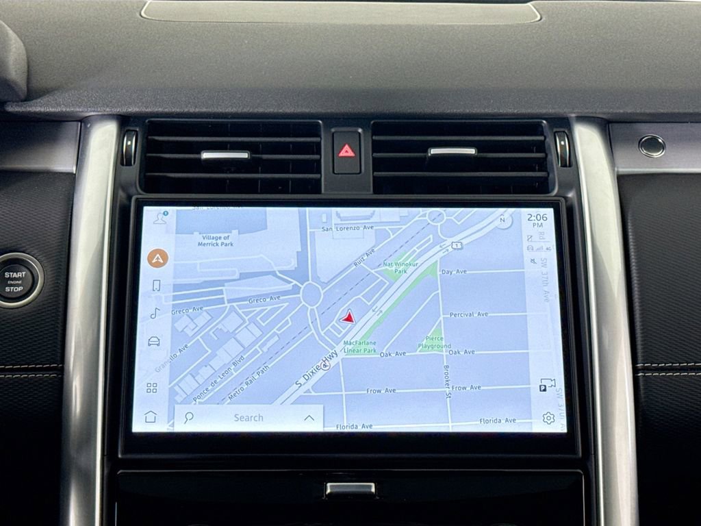 Used 2025 Land Rover Discovery Dynamic SE image 24