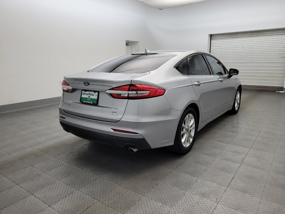 Used 2020 Ford Fusion SE image 9