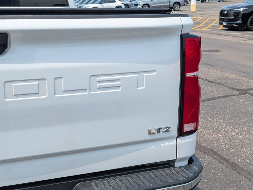 Used 2025 Chevrolet Silverado 2500 LTZ w/ LTZ Convenience Package AWD/4WD image 7