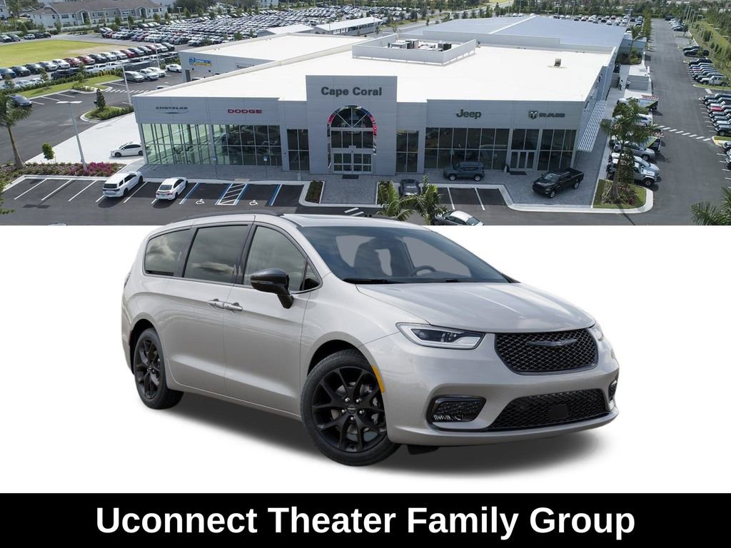 New 2026 Chrysler Pacifica Limited w/ Uconnect Theater Family Group FWD image 5