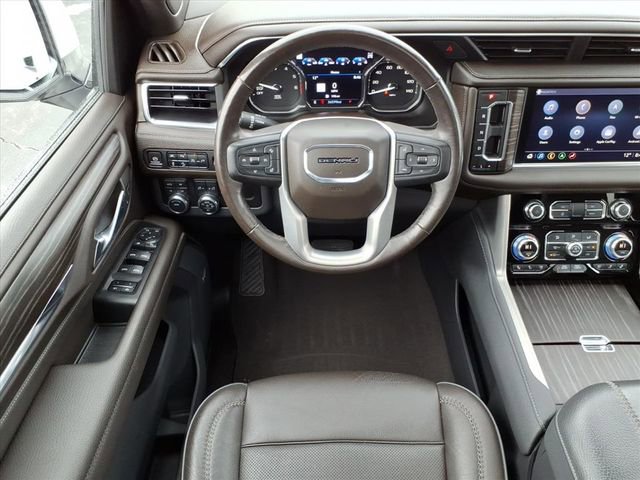 Used 2021 GMC Yukon Denali w/ Denali Premium Package image 18