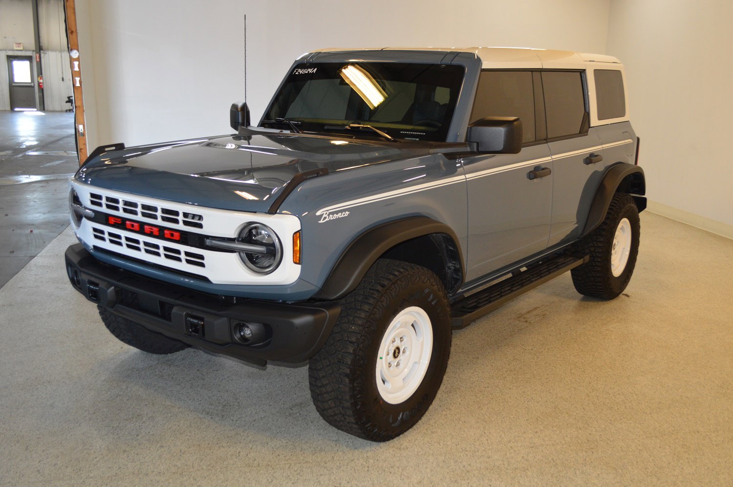 Used 2024 Ford Bronco Heritage Edition image 7