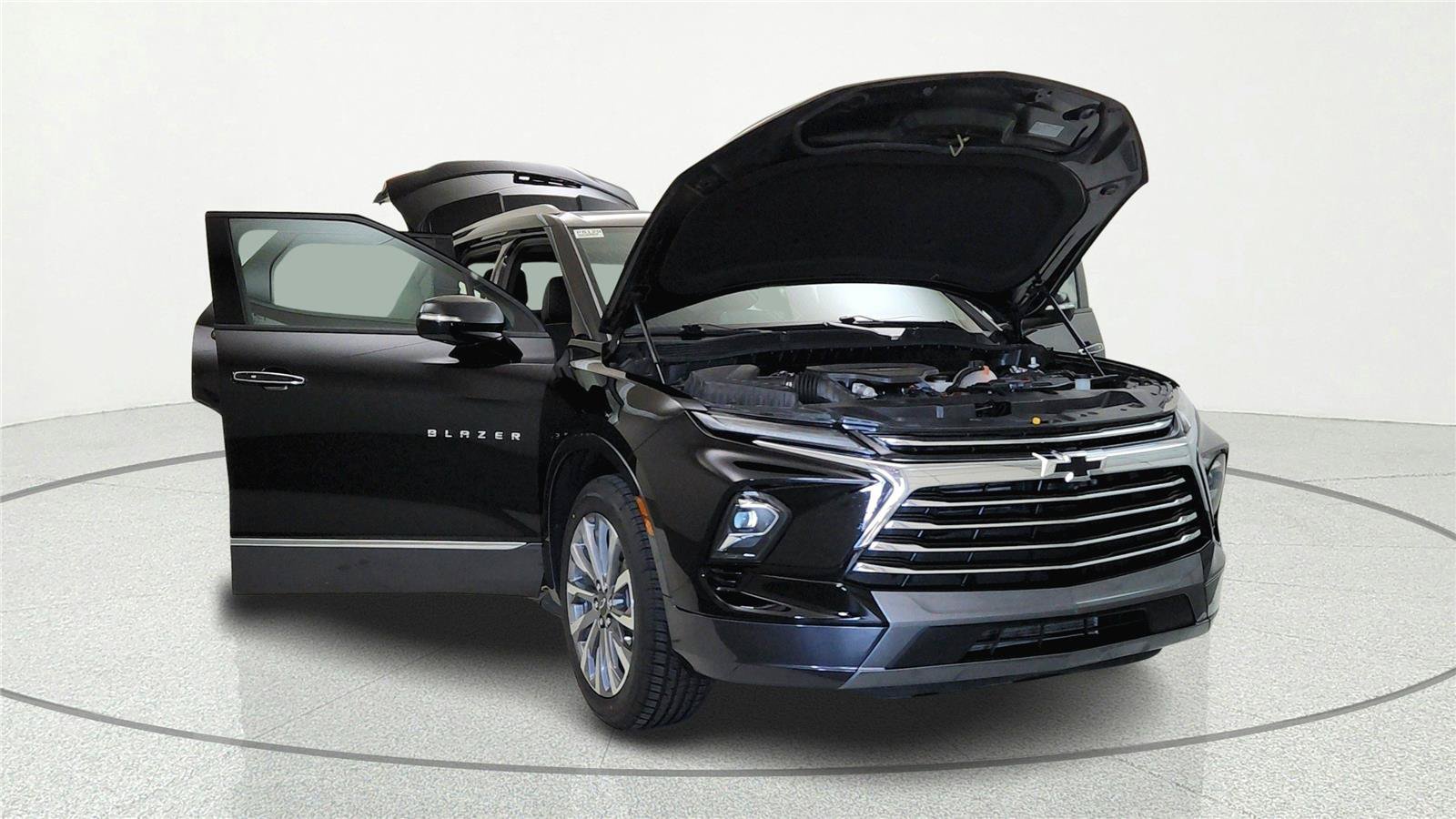 Used 2024 Chevrolet Blazer Premier w/ Driver Confidence II Package FWD image 5