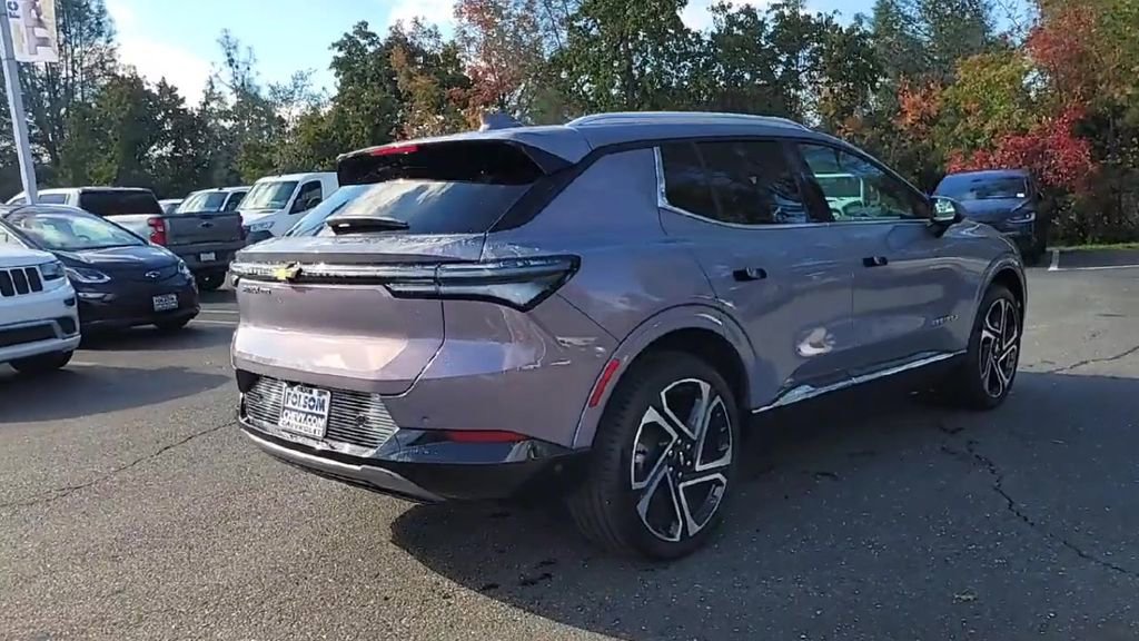 New 2026 Chevrolet Equinox EV LT image 8