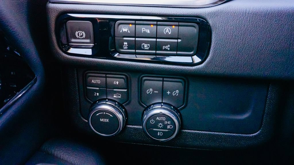 New 2026 GMC Yukon Denali image 17