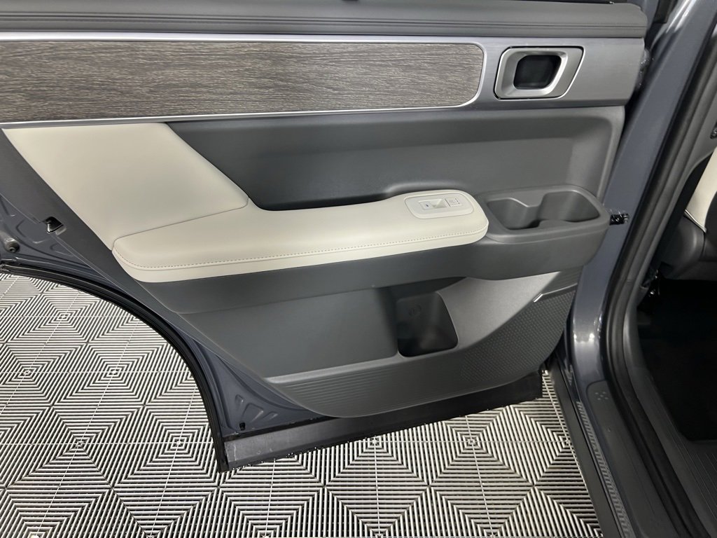 Used 2024 Hyundai Santa Fe Limited image 37