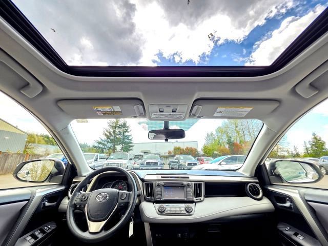 Used 2015 Toyota RAV4 XLE AWD/4WD image 25