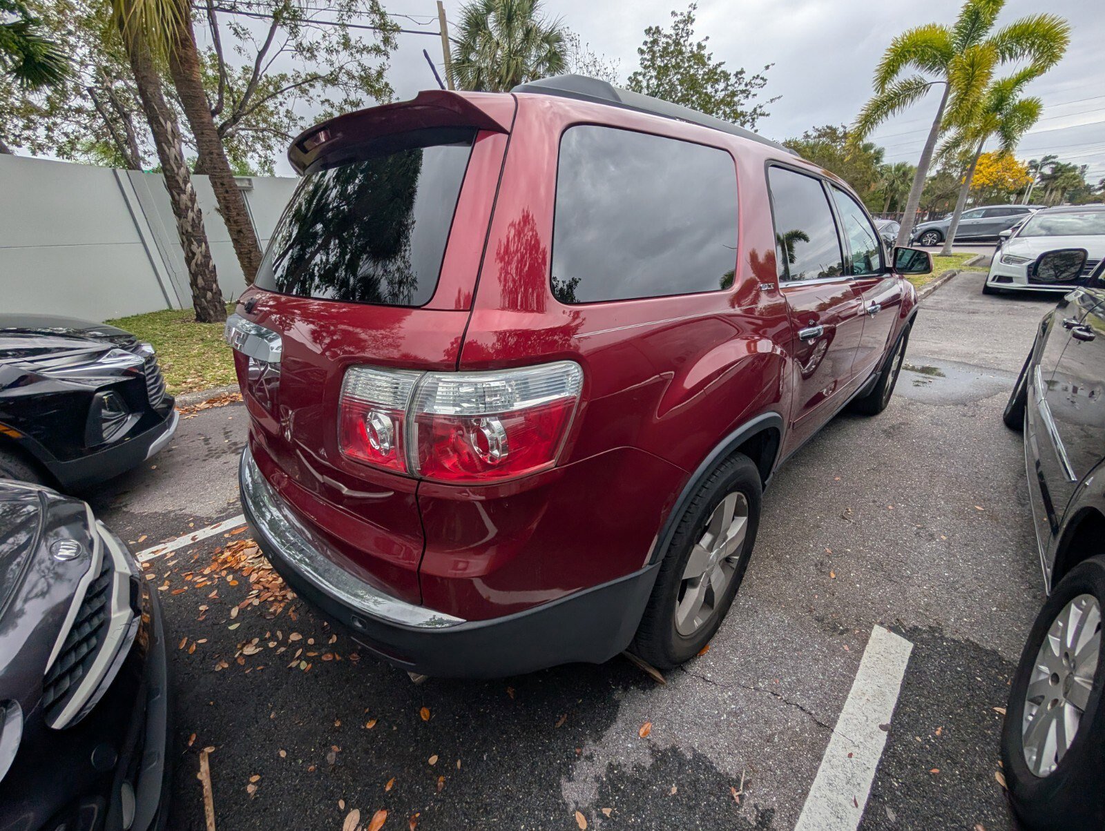 Used 2011 GMC Acadia SLT image 16