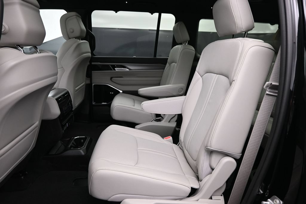 New 2026 Jeep Grand Wagoneer L Limited w/ Premium Group II AWD/4WD image 25