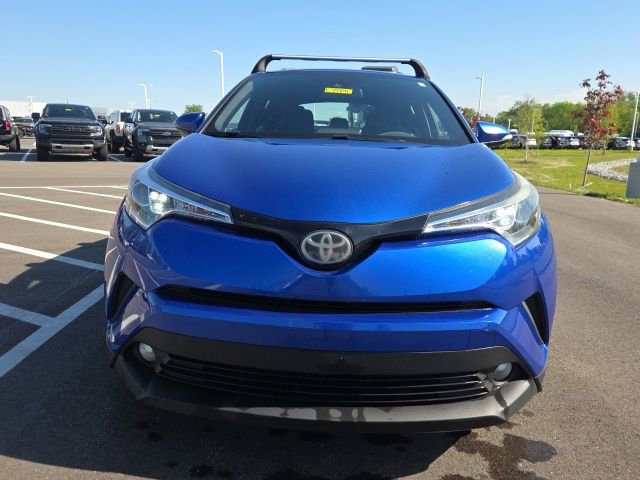 Used 2018 Toyota C-HR XLE FWD image 3