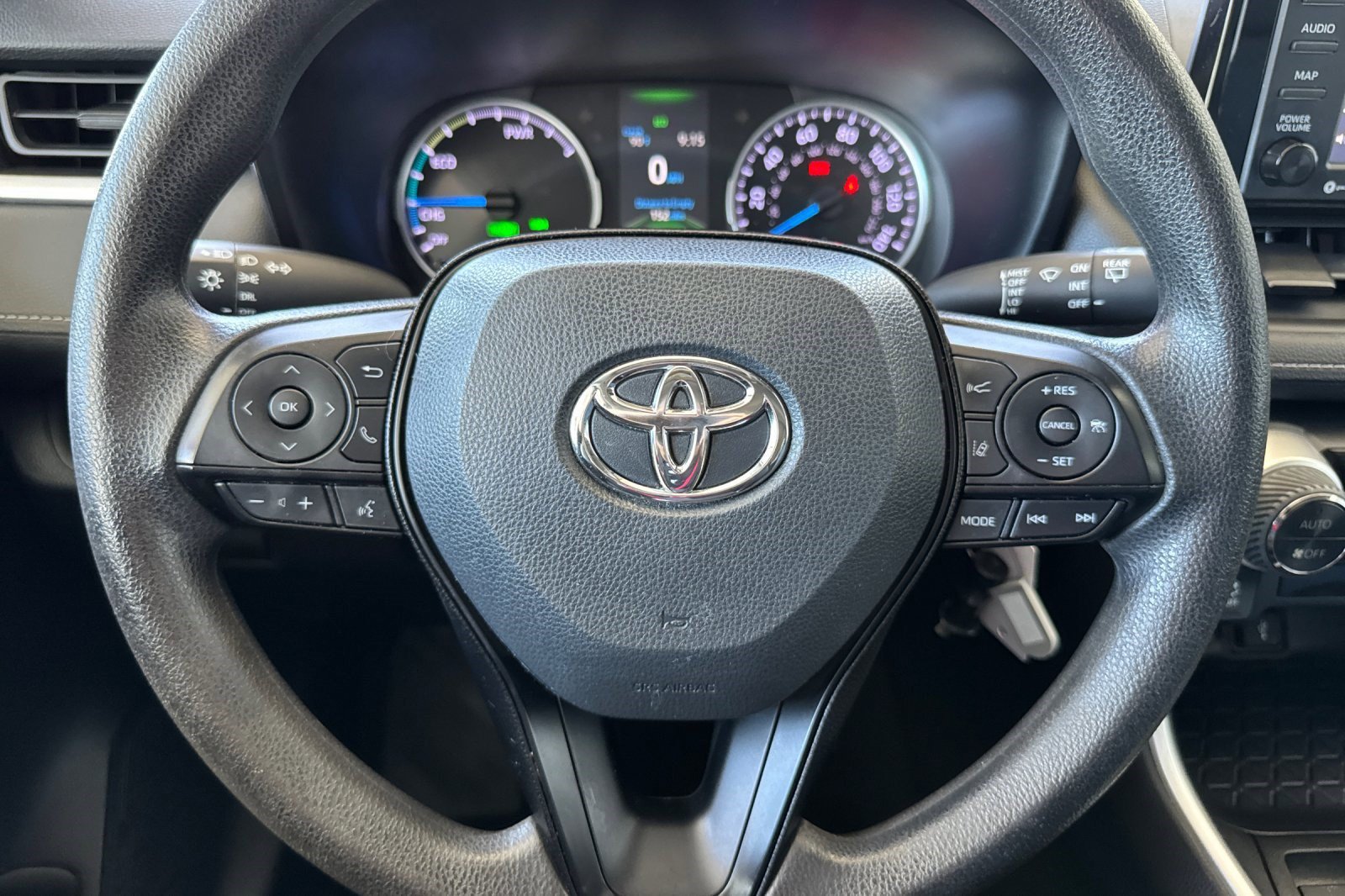 Used 2020 Toyota RAV4 LE w/ All Weather Liner Package AWD/4WD image 15