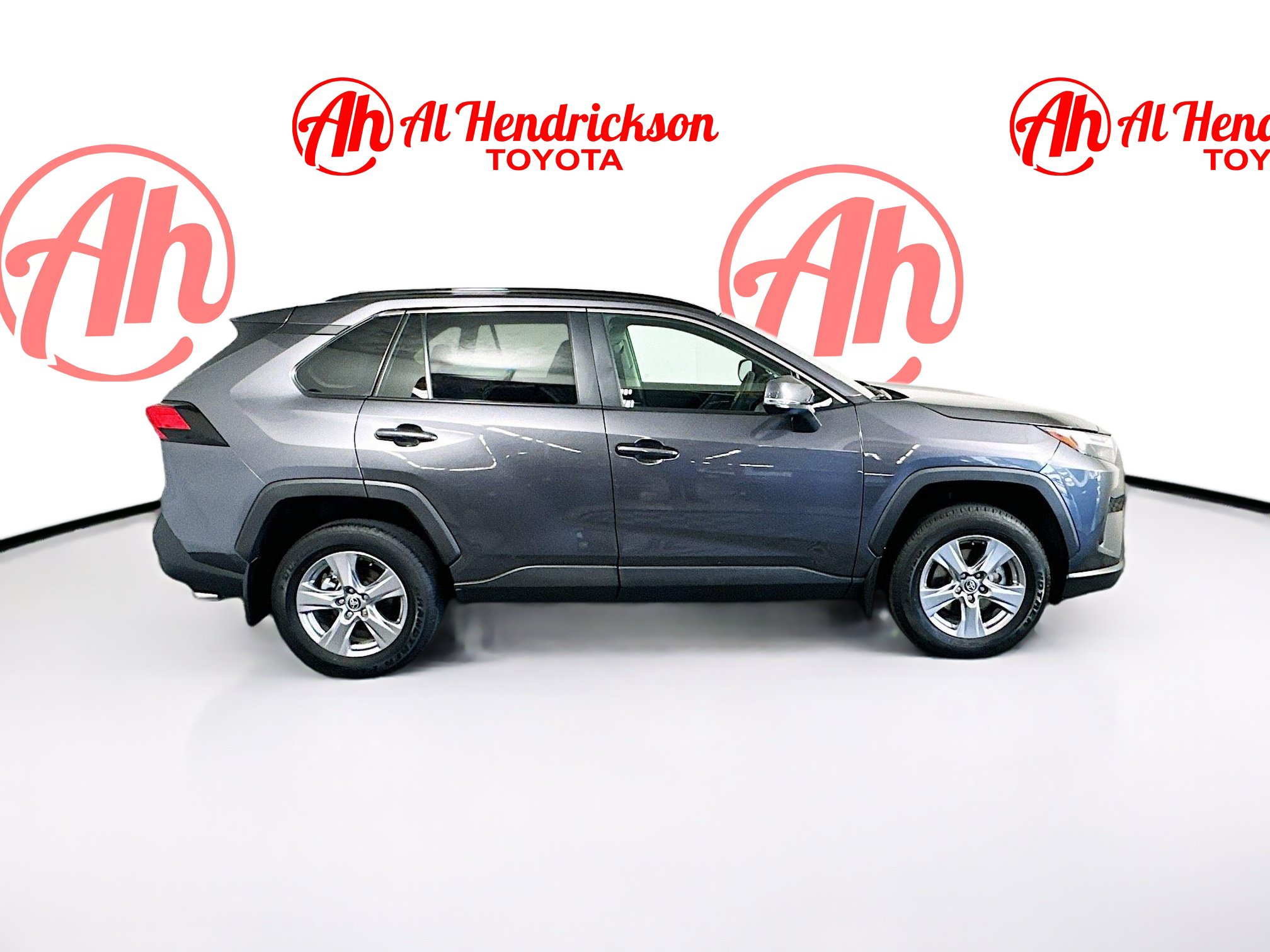 Used 2024 Toyota RAV4 XLE w/ Convenience Package FWD image 2