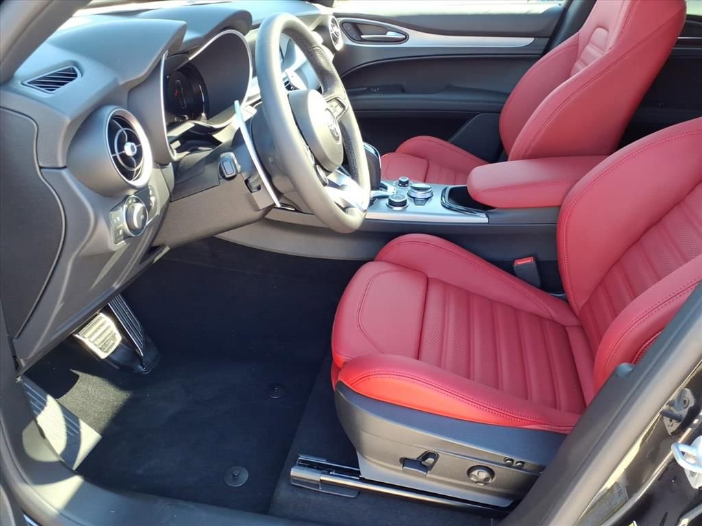 New 2026 Alfa Romeo Stelvio Sprint w/ Convenience Package image 13