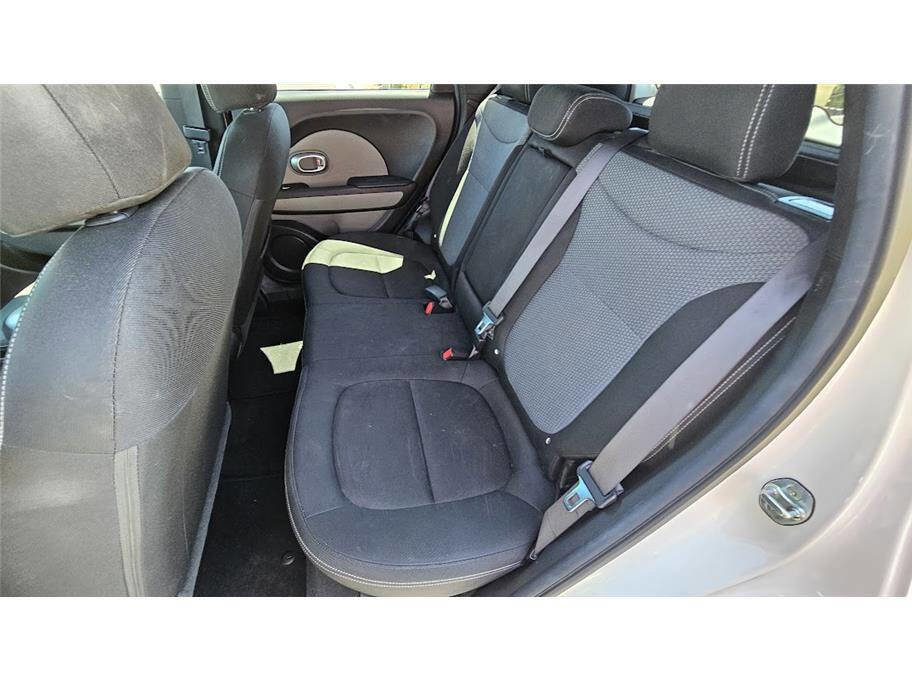 Used 2017 Kia Soul + image 24