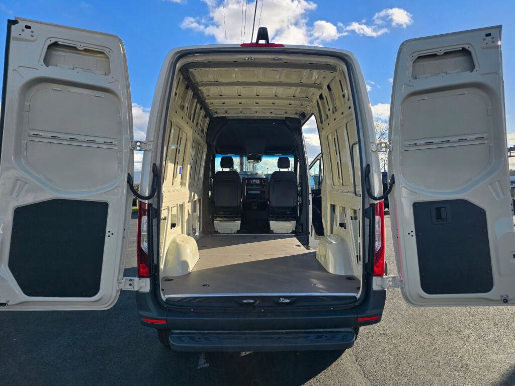 New 2026 Mercedes-Benz Sprinter 144 Cargo image 15