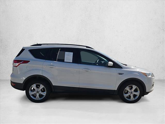 Used 2015 Ford Escape SE w/ Equipment Group 201A image 4