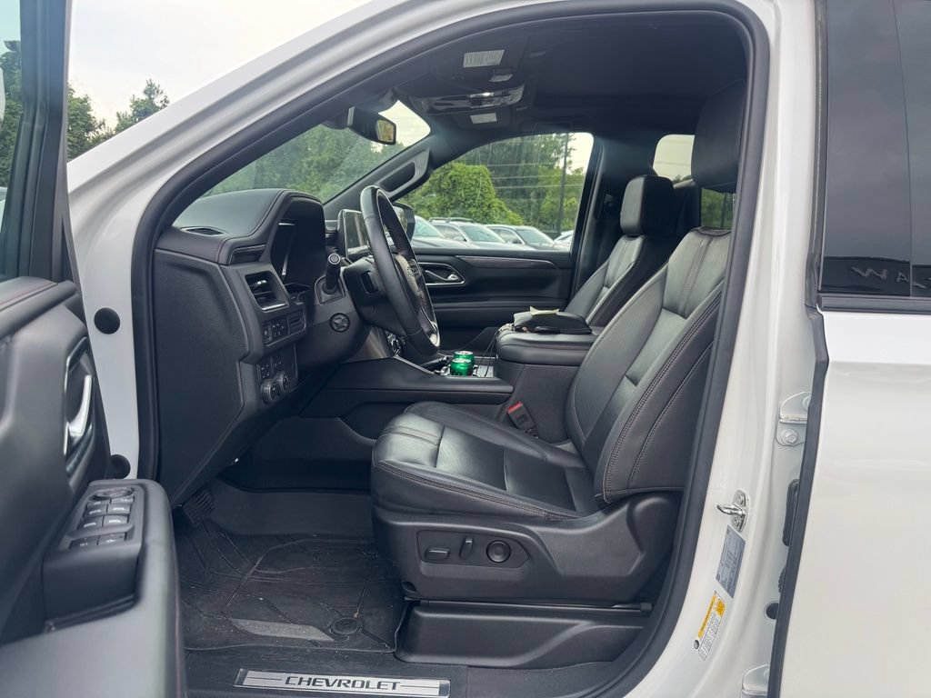 Used 2023 Chevrolet Suburban RST w/ Luxury Package AWD/4WD image 6