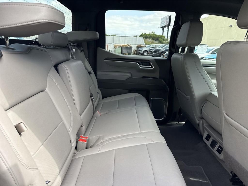 Used 2026 GMC Sierra 1500 SLT image 25
