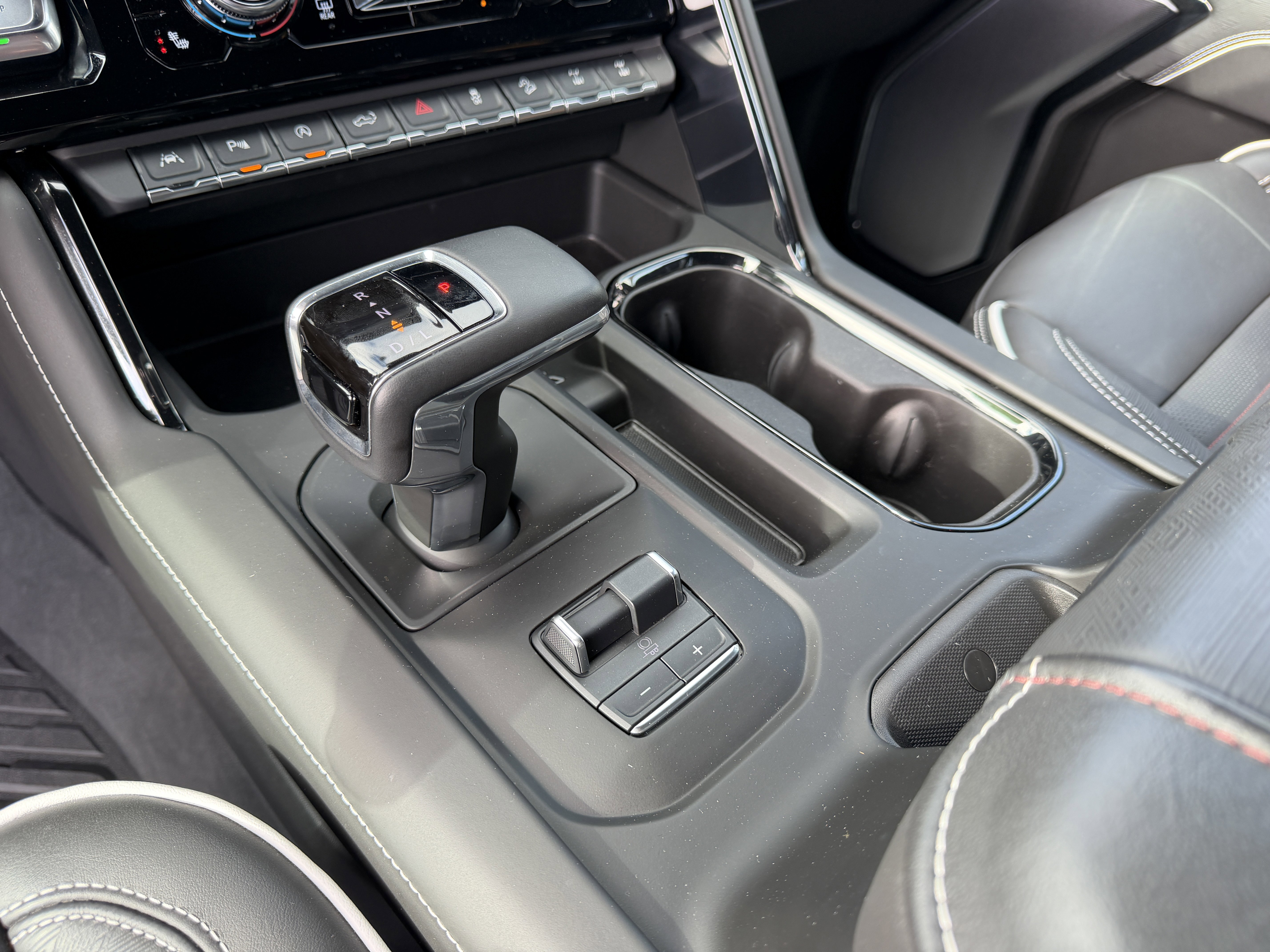 Used 2024 GMC Sierra 1500 AT4X w/ AT4X AEV Edition AWD/4WD image 18