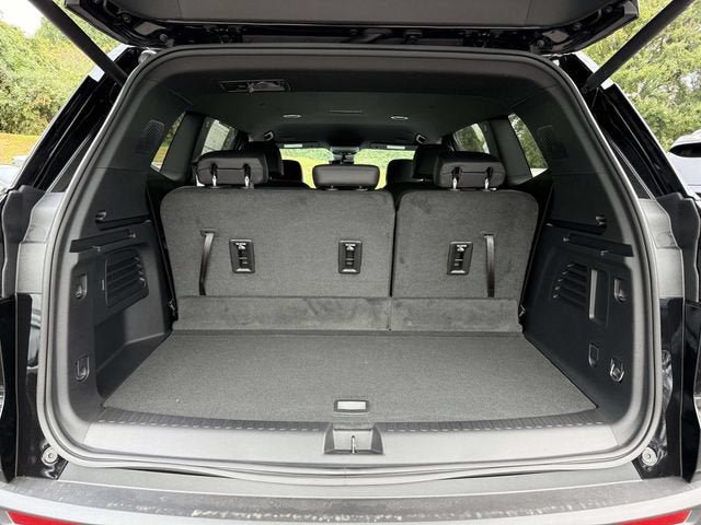 New 2026 GMC Acadia Elevation w/ Elevation Premium Package AWD/4WD image 11