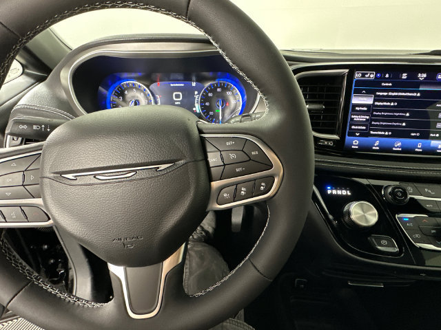 New 2027 Chrysler Pacifica Select FWD image 16