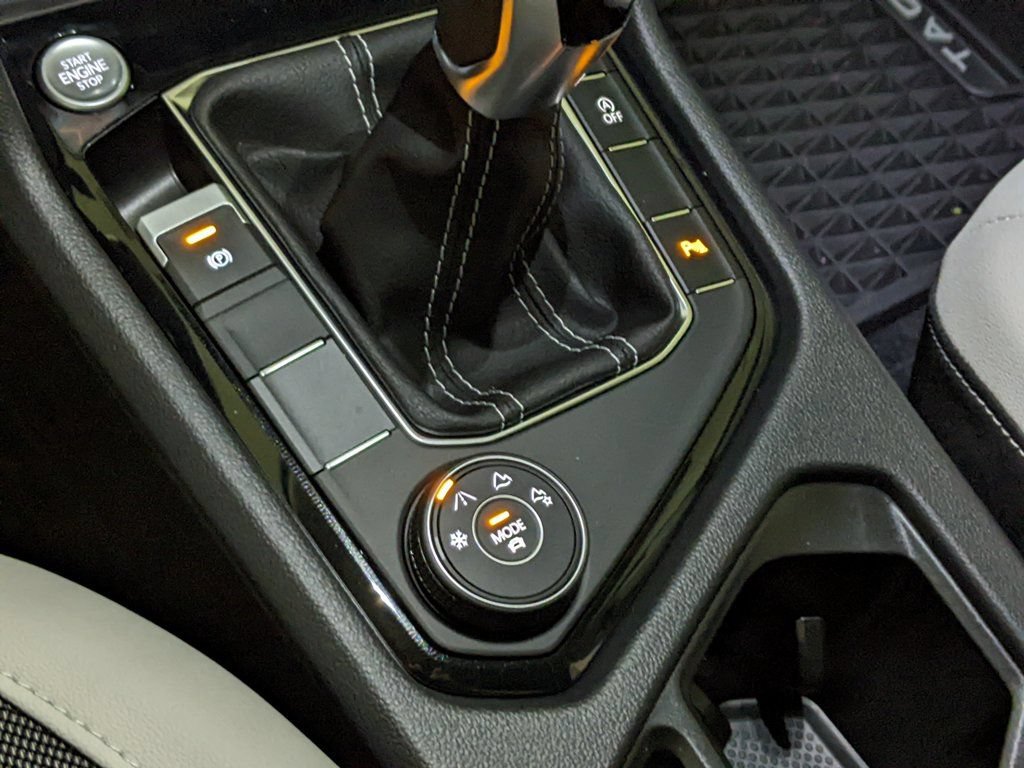 New 2026 Volkswagen Taos SE AWD/4WD image 21