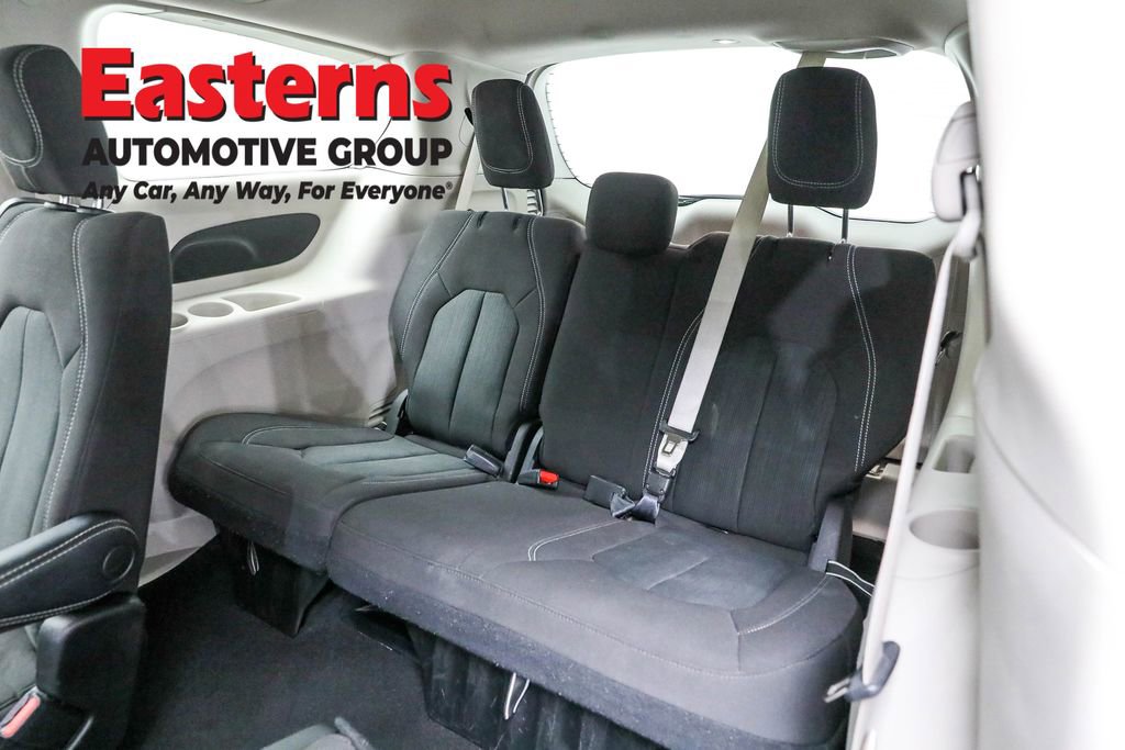 Used 2023 Chrysler Voyager LX image 26
