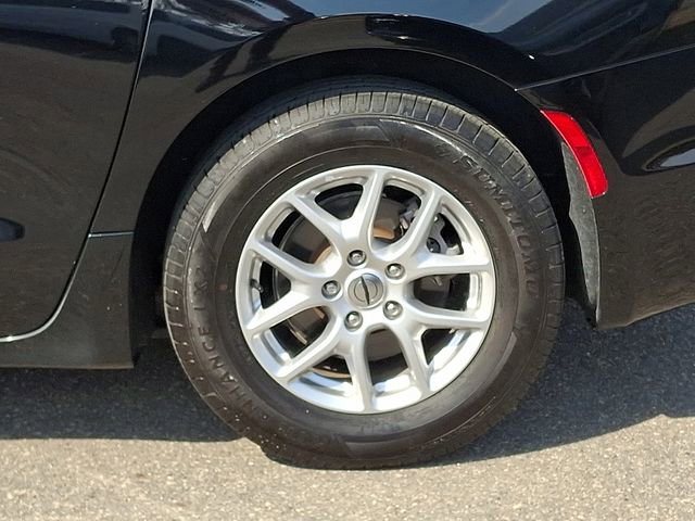 Used 2024 Chrysler Pacifica Touring-L image 29