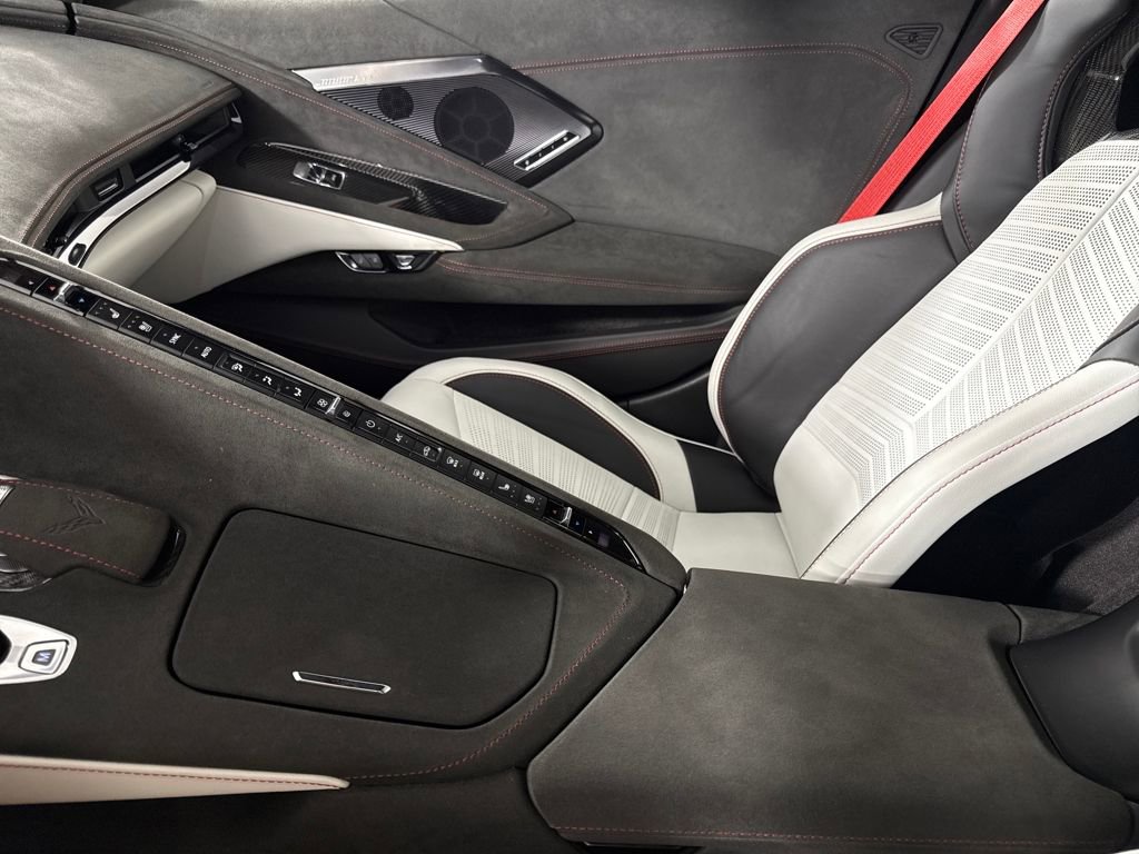 Used 2023 Chevrolet Corvette Stingray Premium Conv w/ Z51 Performance Package image 23