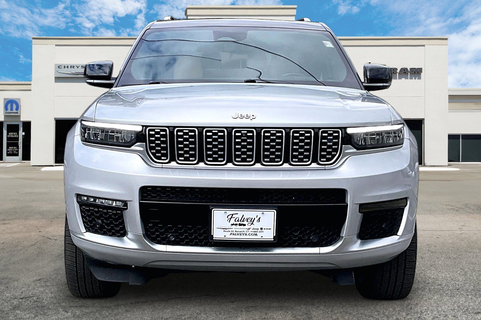 Certified 2022 Jeep Grand Cherokee L Summit image 3