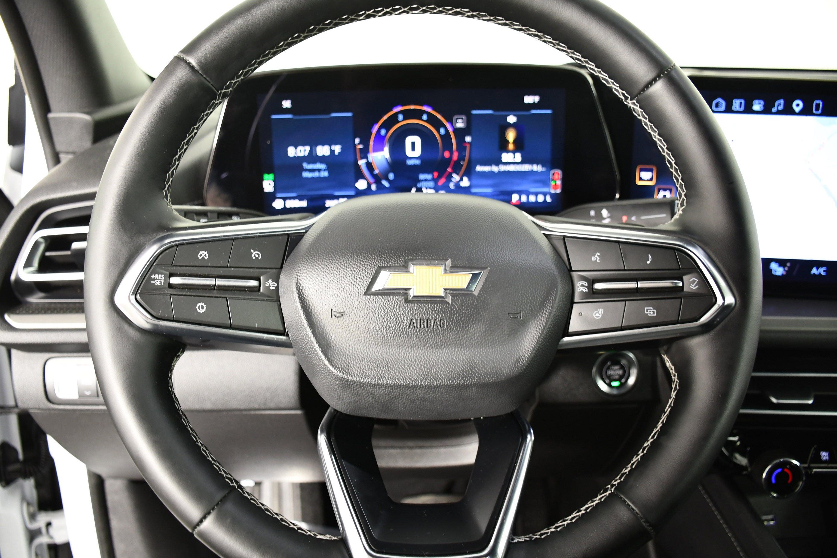 Used 2026 Chevrolet Traverse LT image 19