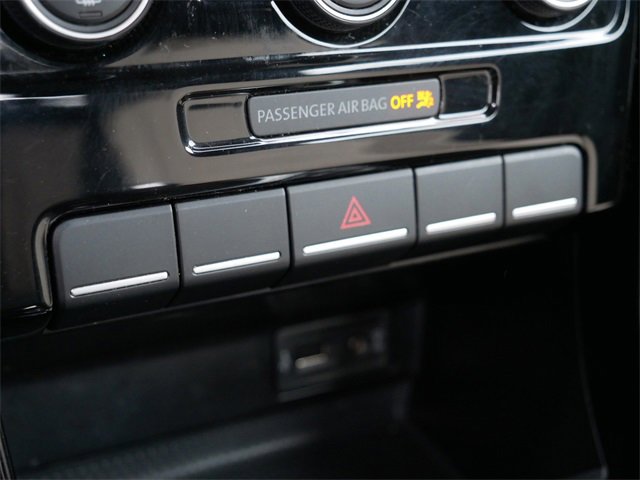 Used 2019 Volkswagen Beetle 2.0T SE image 27