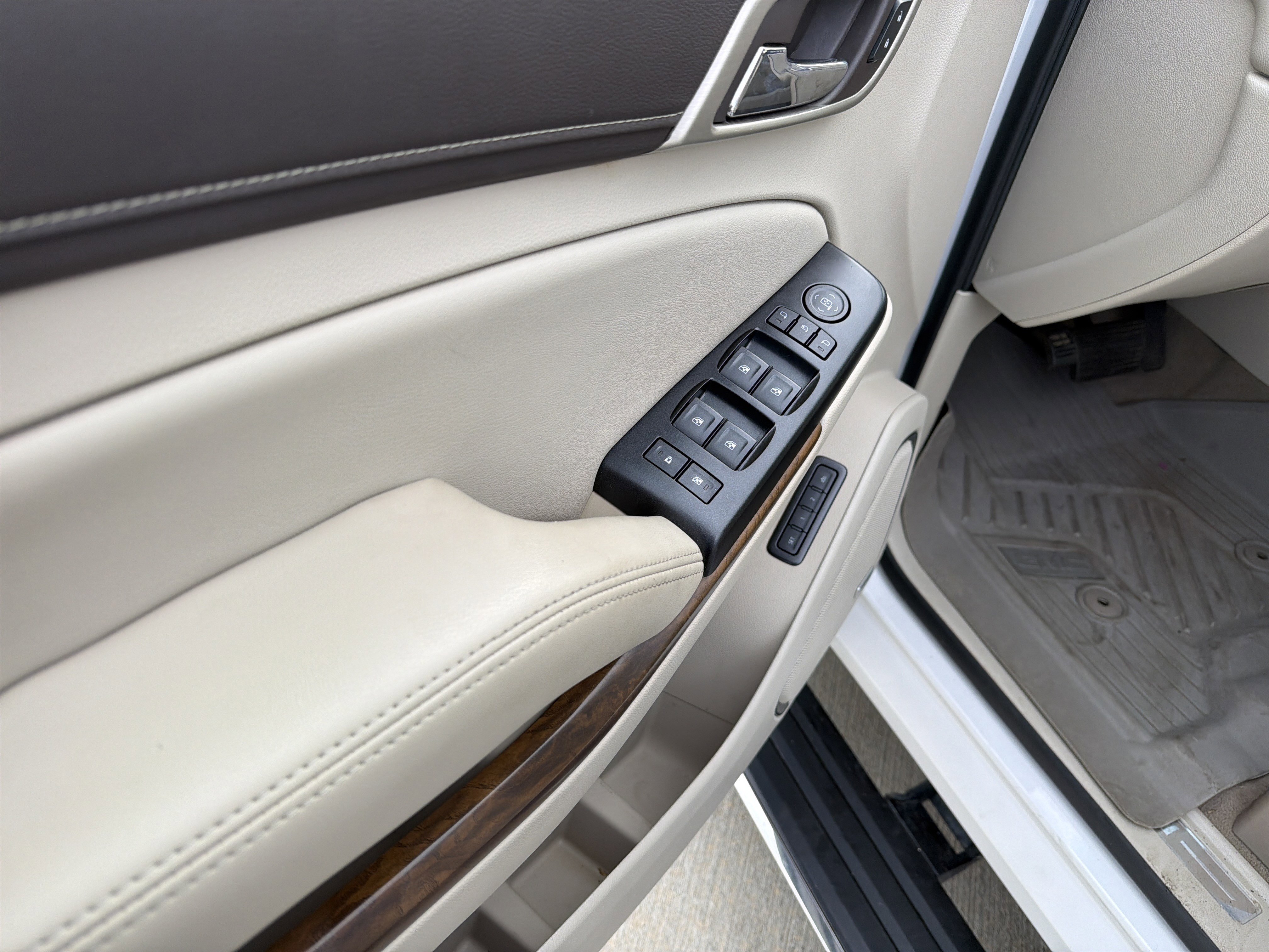 Used 2019 GMC Yukon Denali w/ Denali Ultimate Package image 15