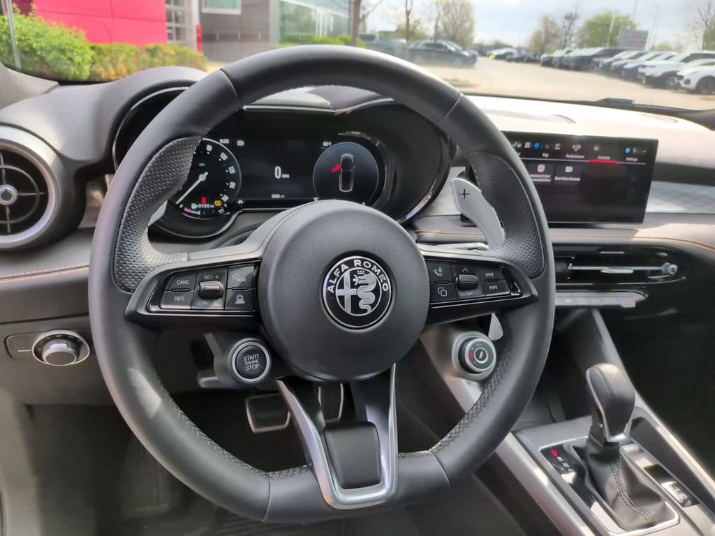 Used 2025 Alfa Romeo Tonale Veloce w/ Premium Package image 32