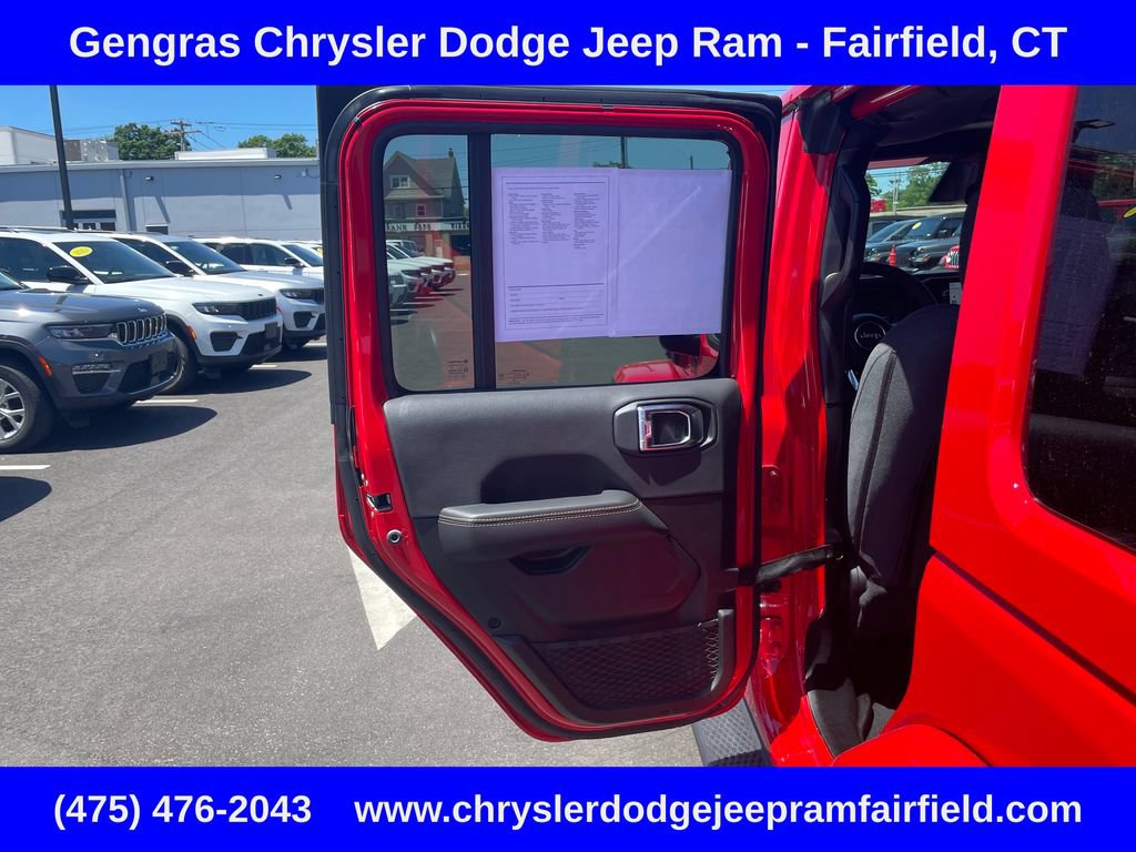 Certified 2025 Jeep Wrangler Unlimited Sahara AWD/4WD image 28