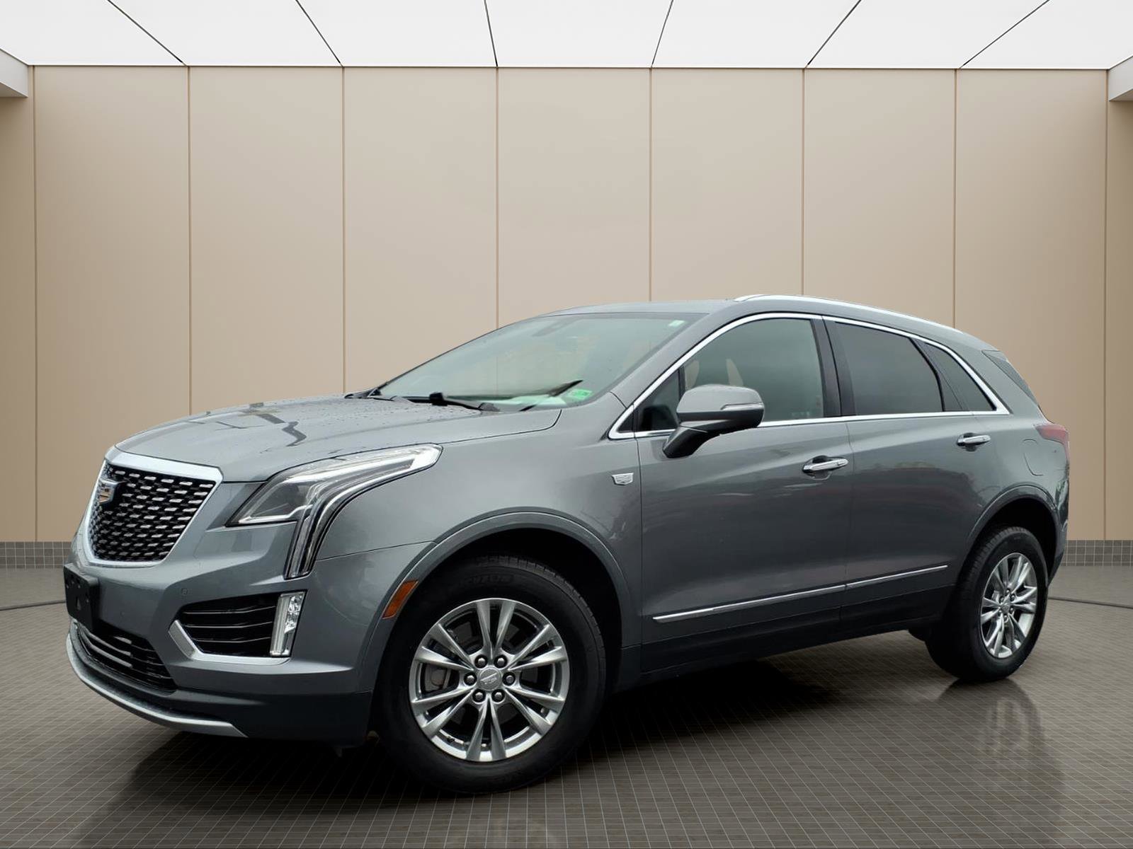 Used 2020 Cadillac XT5 Premium Luxury image 2